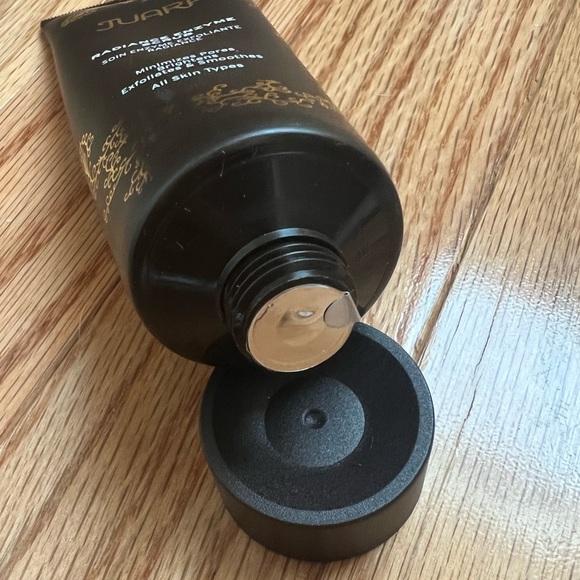 JUARA SKINCARE Radiance Enzyme Scrub - Picture 3 of 3